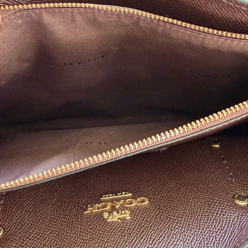 Coach 29529 Charlie Carryall 28 Midnight
Navy Leather Crossbody Satchel Bag - Picture 12 of 15